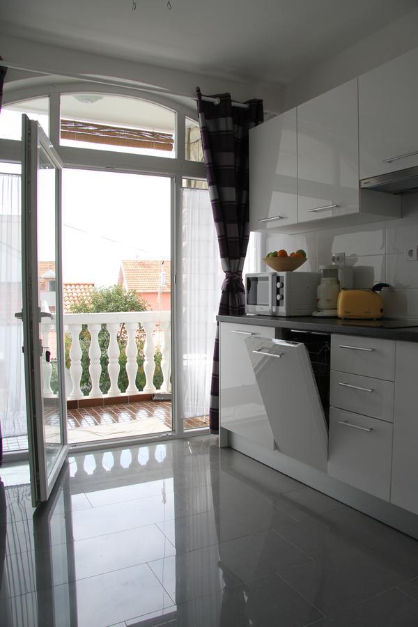 Paula With Private Jacuzzi And Parking- Near The