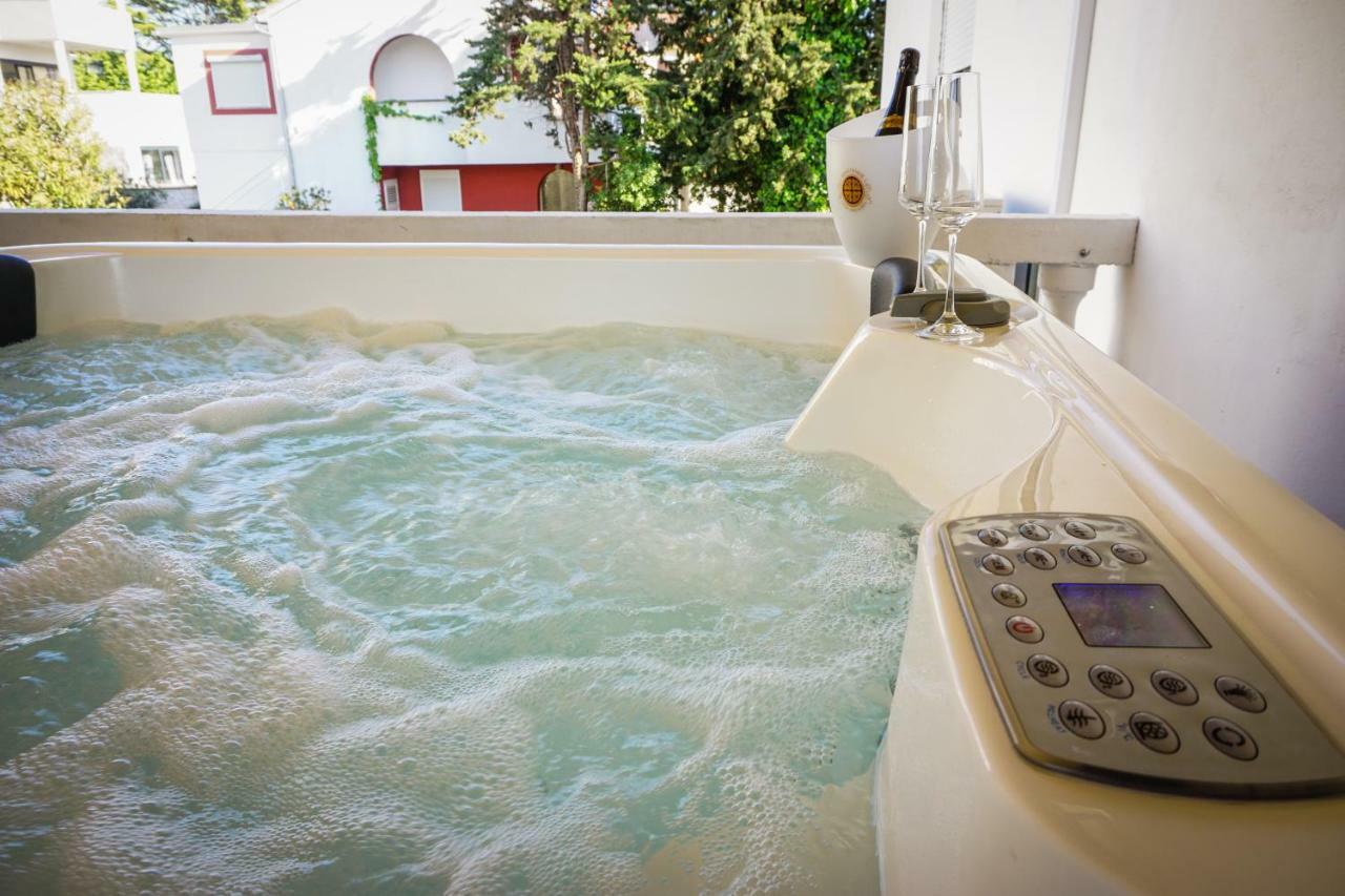 Paula With Private Jacuzzi And Parking- Near The