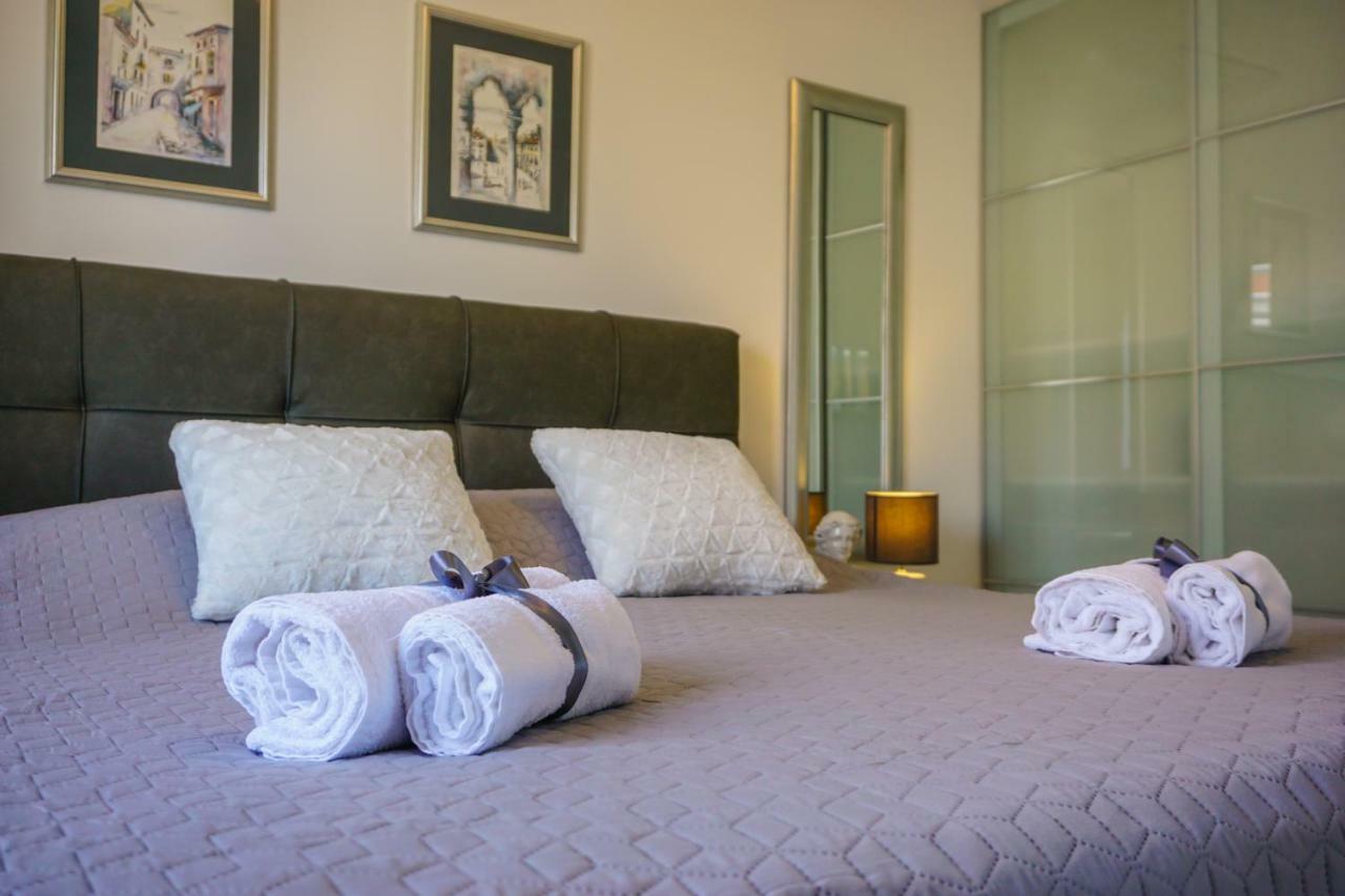 Paula With Private Jacuzzi And Parking- Near The Appartamento *