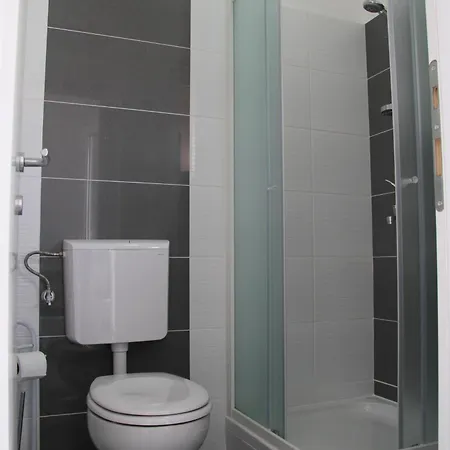 Apartment Paula With Private Jacuzzi And Parking- Near The Beach Zadar Exterior foto