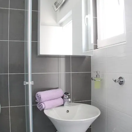 Apartment Paula With Private Jacuzzi And Parking- Near The Beach Zadar Exterior foto