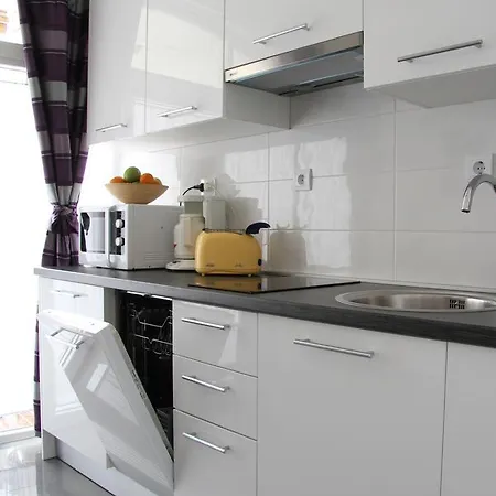 Apartment Paula With Private Jacuzzi And Parking- Near The Beach Zadar Exterior foto