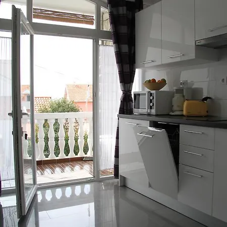 Apartment Paula With Private Jacuzzi And Parking- Near The Beach Zadar Exterior foto