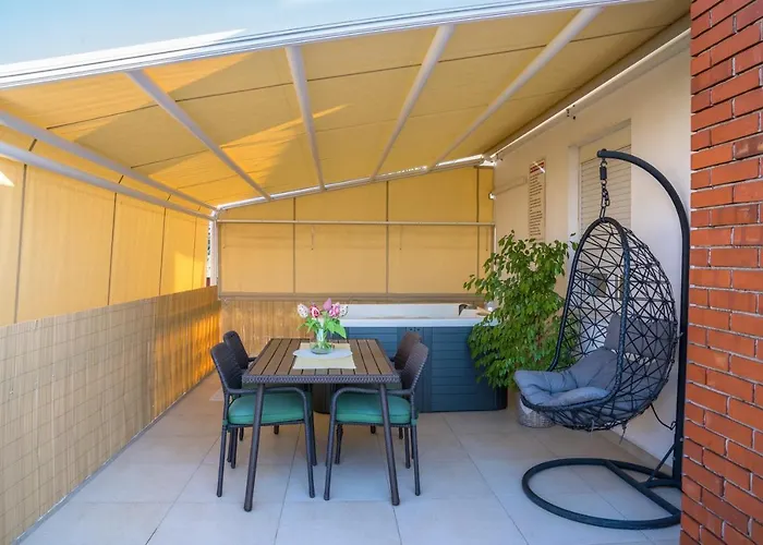 Apartment Paula With Private Jacuzzi And Parking- Near The Beach