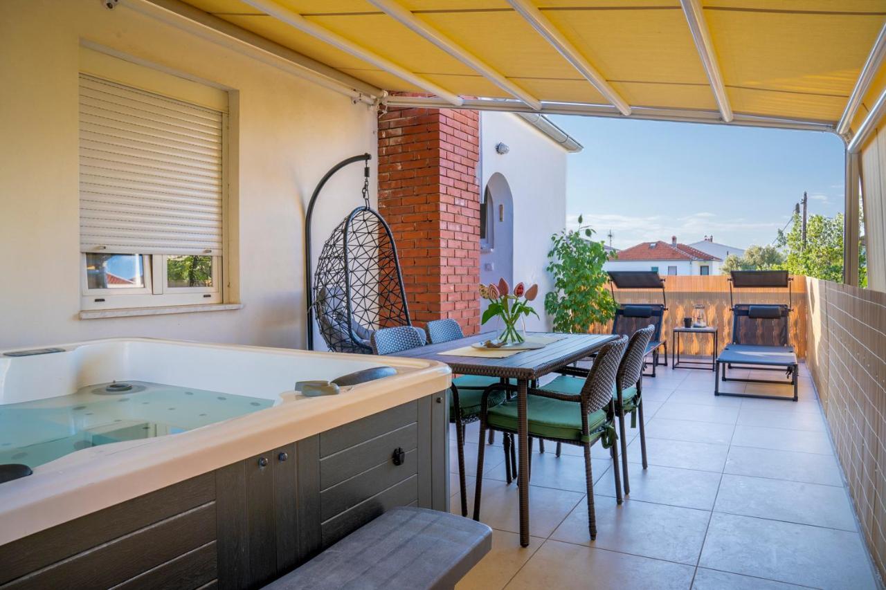 Paula With Private Jacuzzi And Parking- Near The