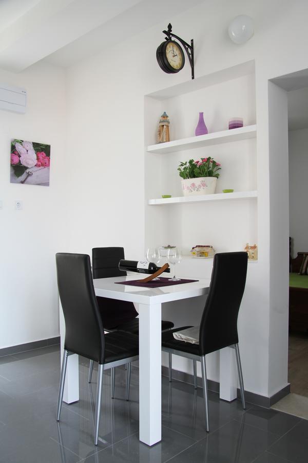 Paula With Private Jacuzzi And Parking- Near The Appartement