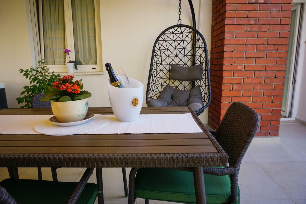 Paula With Private Jacuzzi And Parking- Near The Appartement