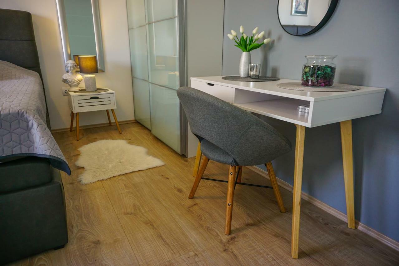 Paula With Private Jacuzzi And Parking- Near The Appartement *