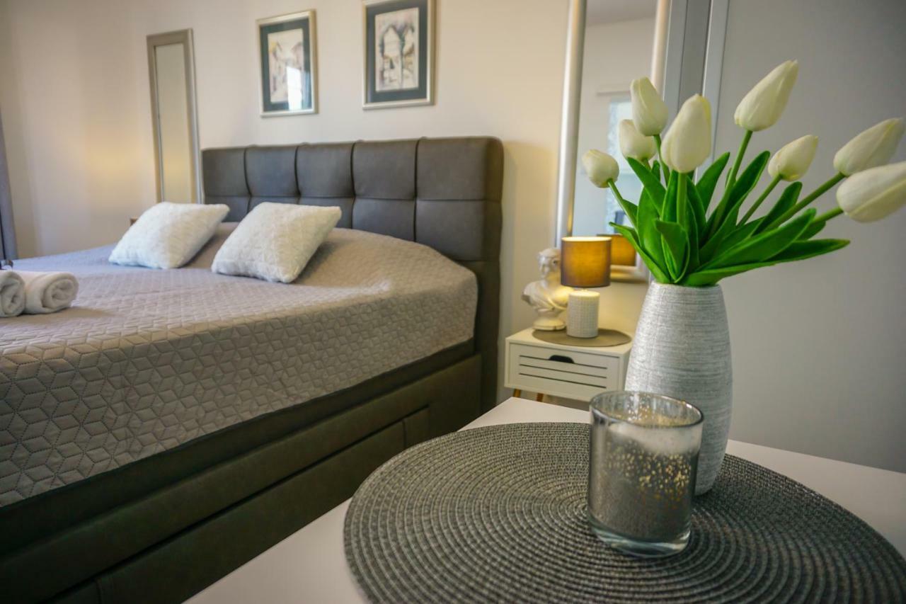 Appartement Paula With Private Jacuzzi And Parking- Near The *
